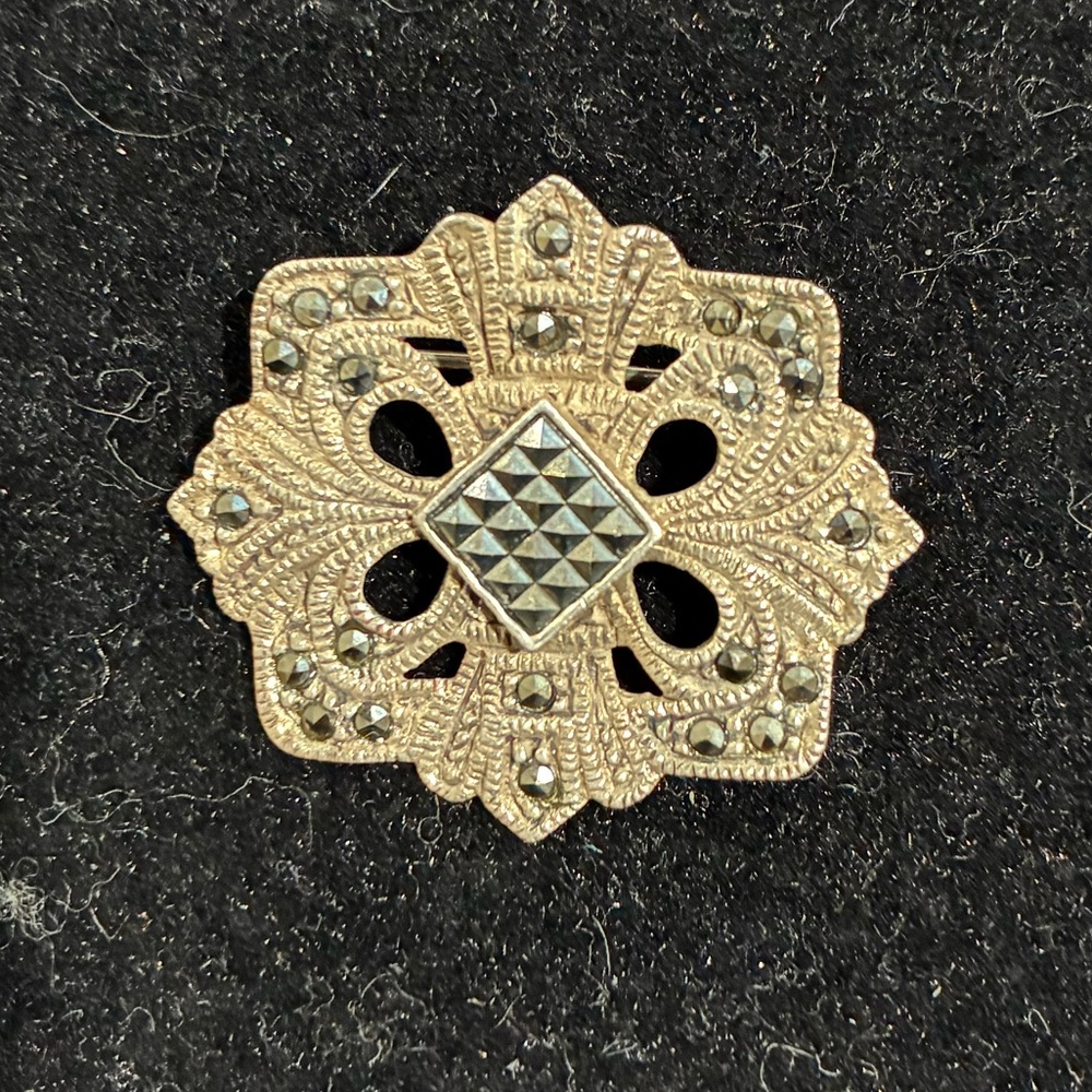 Antique Art Deco sterling silver & marcasite brooch